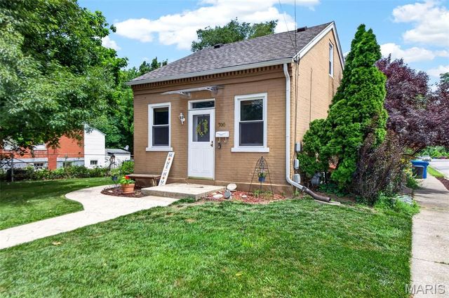 700 Adams Street, St Charles, MO 63301