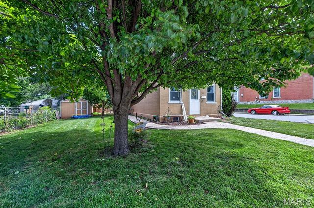 700 Adams Street, St Charles, MO 63301