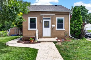 700 Adams Street, St Charles, MO 63301