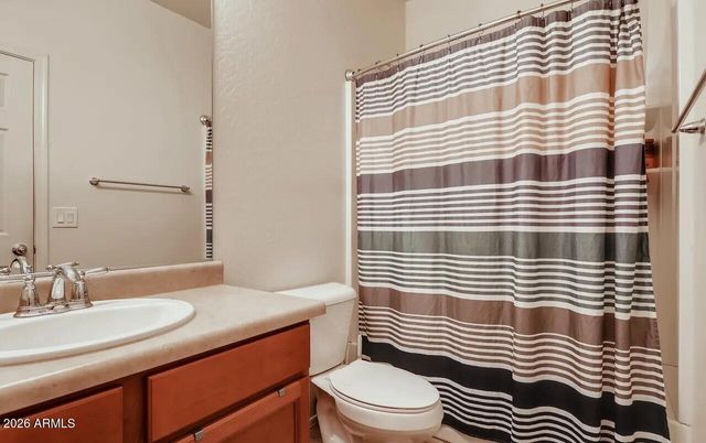 6144 W Freeway Lane, Glendale, AZ 85302