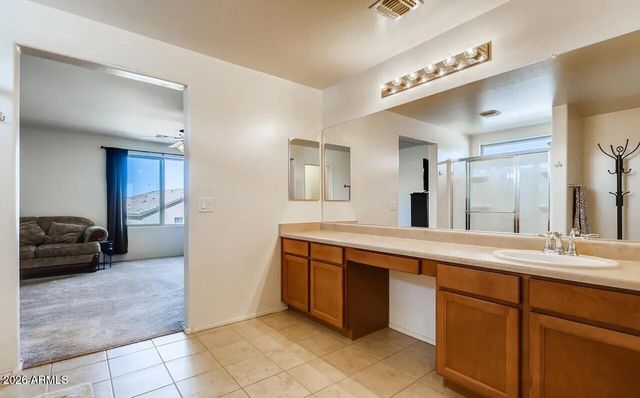 6144 W Freeway Lane, Glendale, AZ 85302