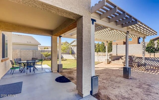 6144 W Freeway Lane, Glendale, AZ 85302