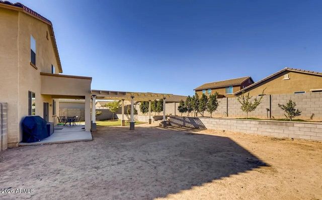 6144 W Freeway Lane, Glendale, AZ 85302