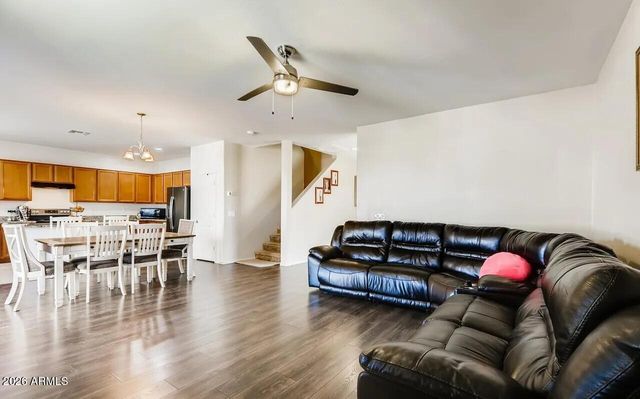 6144 W Freeway Lane, Glendale, AZ 85302