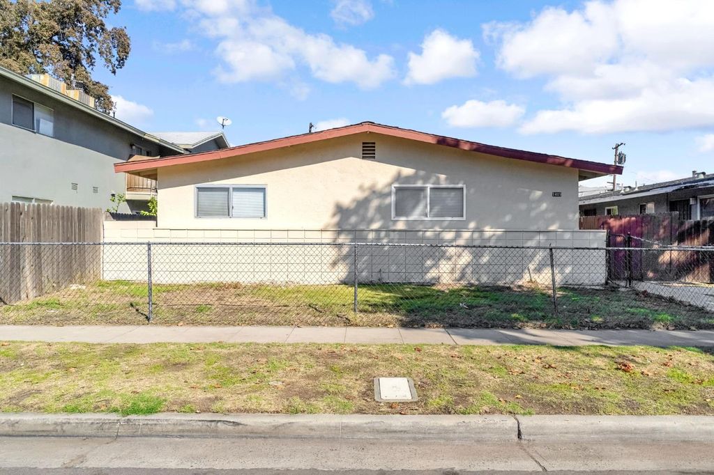 Image 1 of property listing at 1409 E Cambridge Avenue, Fresno, CA 93704