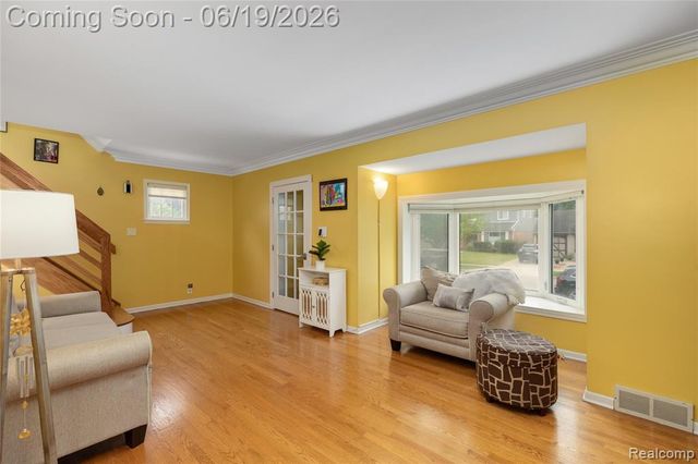 10504 Borgman Avenue, Huntington Woods, MI 48070