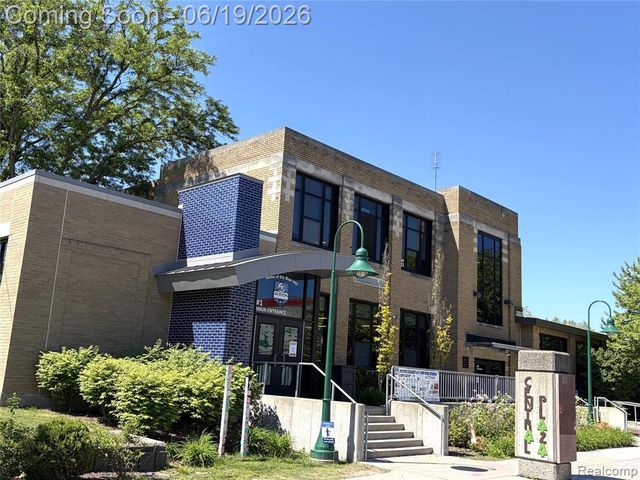 10504 Borgman Avenue, Huntington Woods, MI 48070