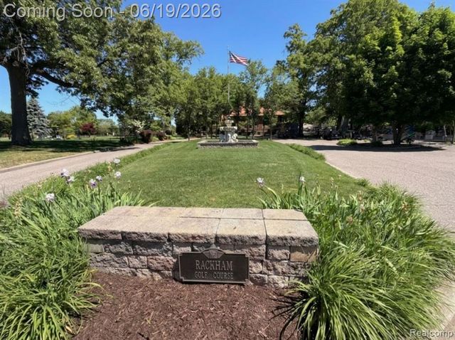 10504 Borgman Avenue, Huntington Woods, MI 48070