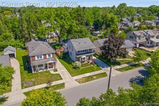 10504 Borgman Avenue, Huntington Woods, MI 48070