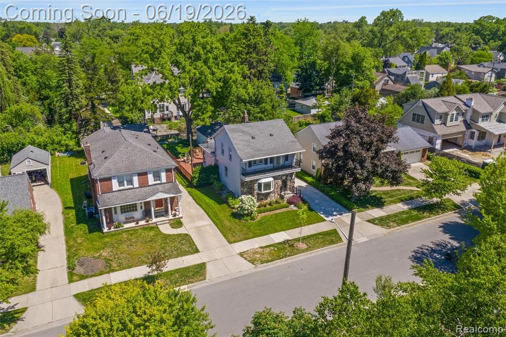 10504 Borgman Avenue, Huntington Woods, MI 48070