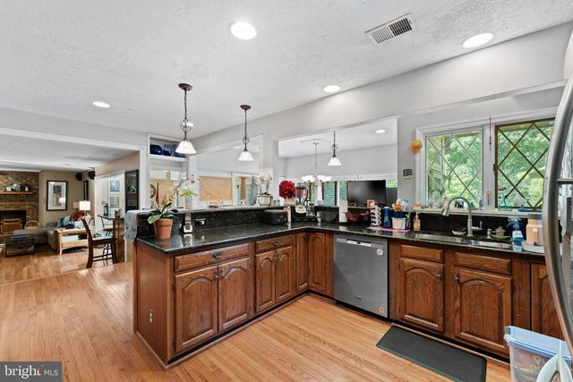 14 STAFFORD CT, Sterling, VA 20165