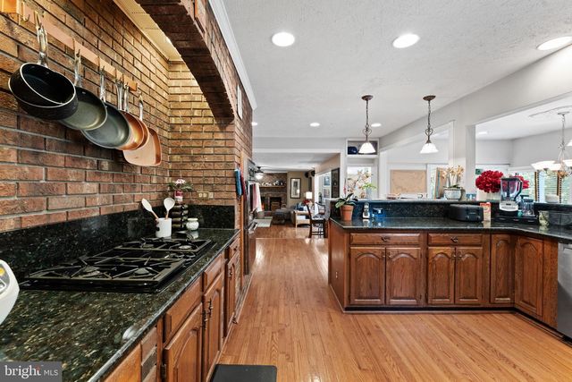 14 STAFFORD CT, Sterling, VA 20165