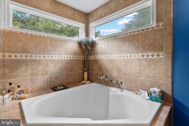 14 STAFFORD CT, Sterling, VA 20165