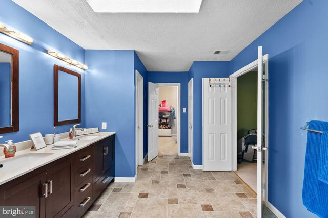 14 STAFFORD CT, Sterling, VA 20165