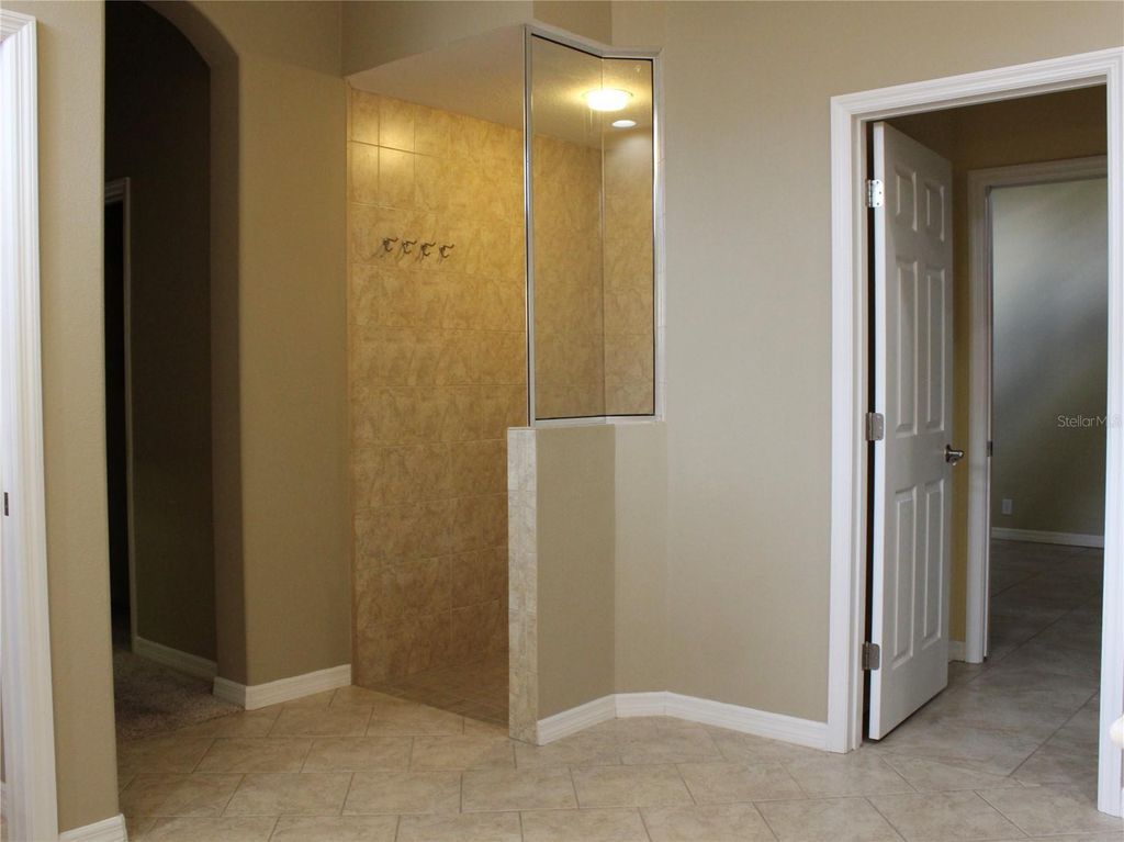 Image 13 of property listing at 406 PETREL TRAIL, Bradenton, FL 34212