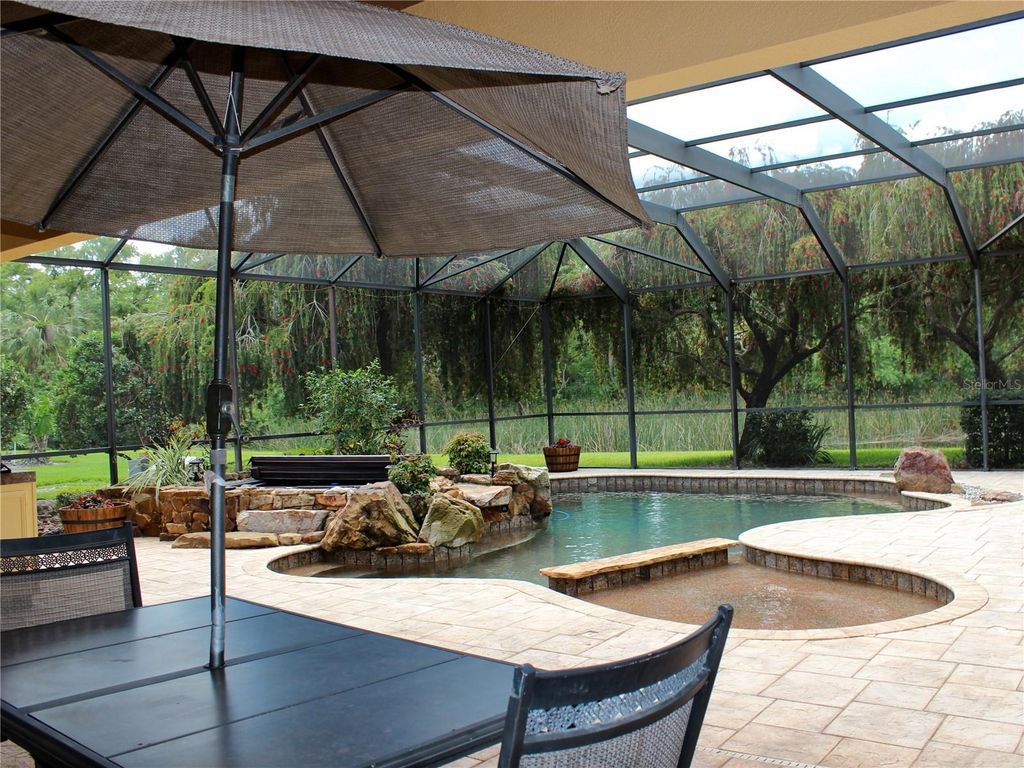 Image 3 of property listing at 406 PETREL TRAIL, Bradenton, FL 34212