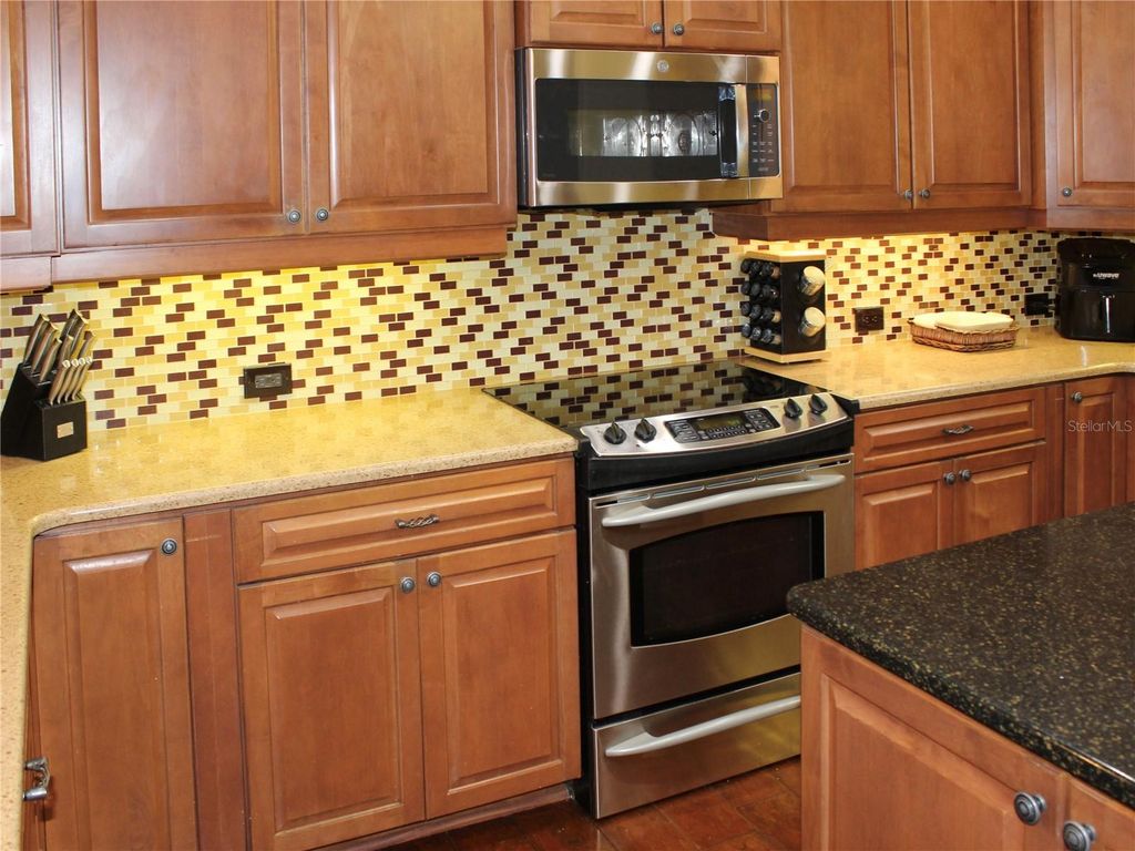 Image 28 of property listing at 406 PETREL TRAIL, Bradenton, FL 34212
