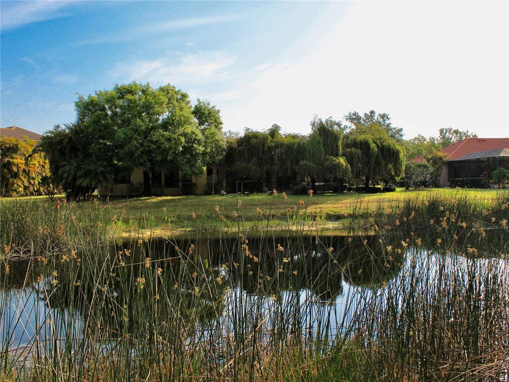 Image 4 of property listing at 406 PETREL TRAIL, Bradenton, FL 34212