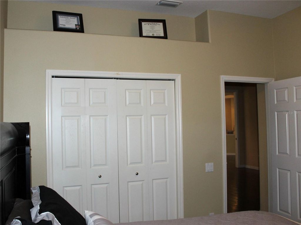 Image 37 of property listing at 406 PETREL TRAIL, Bradenton, FL 34212