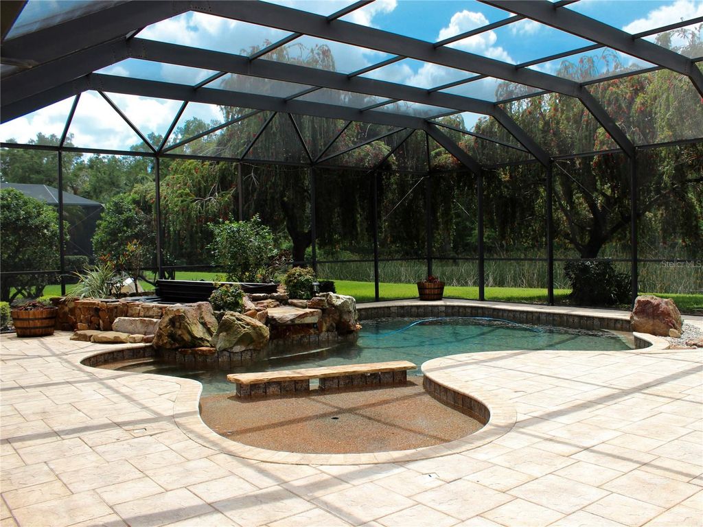 Image 40 of property listing at 406 PETREL TRAIL, Bradenton, FL 34212