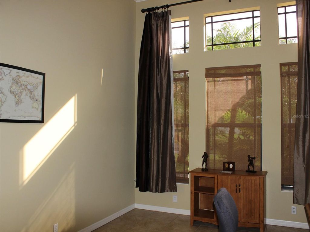 Image 5 of property listing at 406 PETREL TRAIL, Bradenton, FL 34212