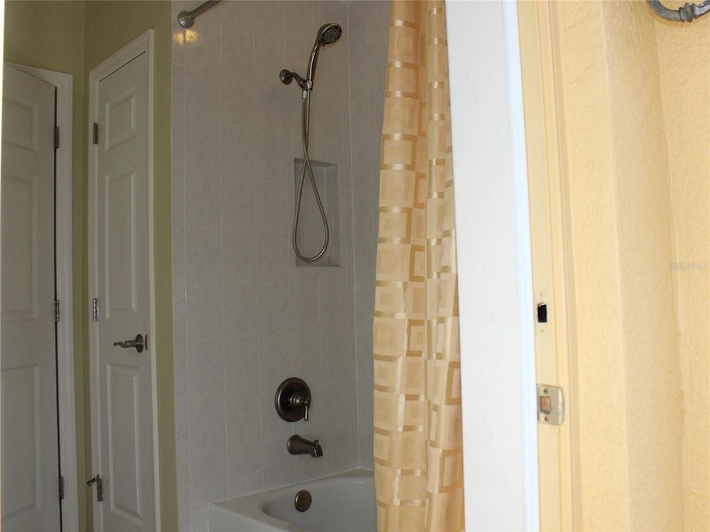 Image 52 of property listing at 406 PETREL TRAIL, Bradenton, FL 34212