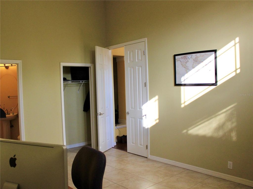 Image 7 of property listing at 406 PETREL TRAIL, Bradenton, FL 34212