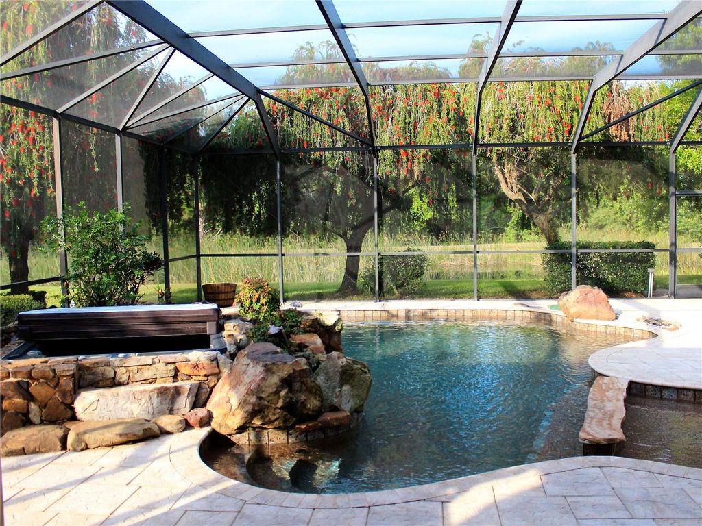 Image 8 of property listing at 406 PETREL TRAIL, Bradenton, FL 34212