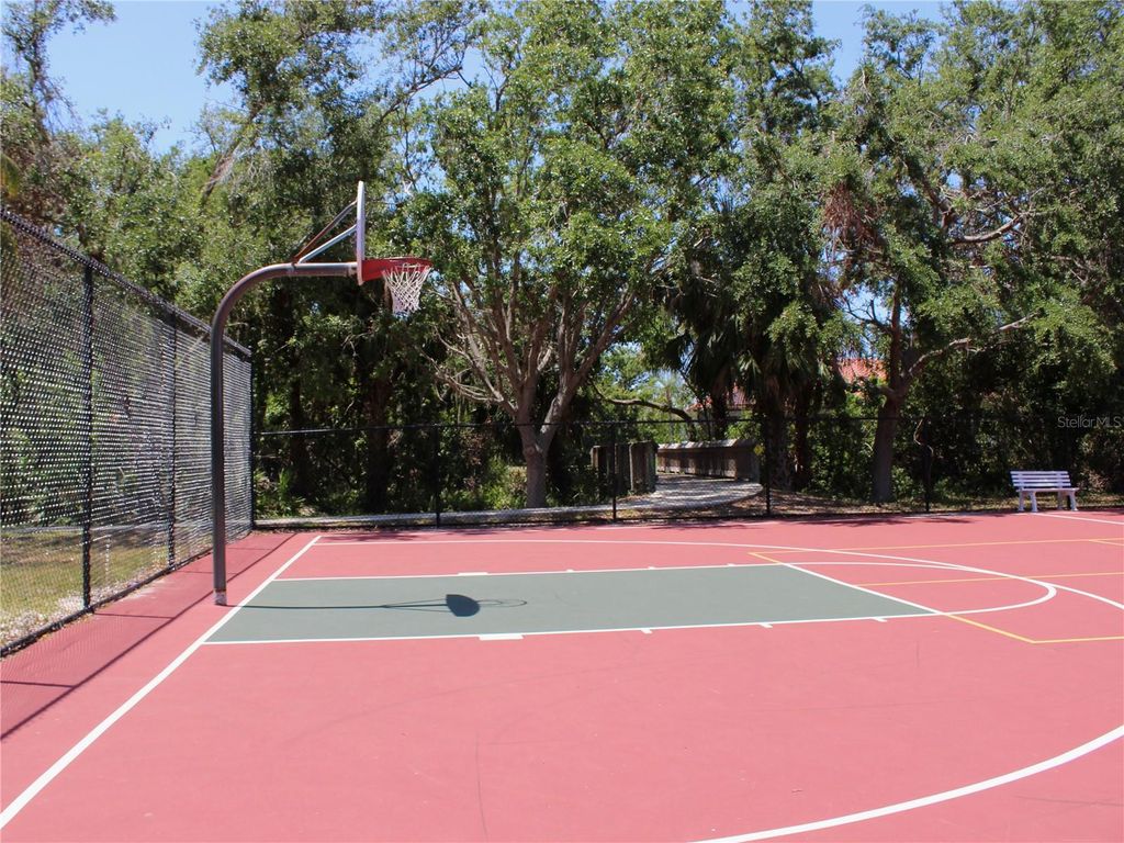 Image 75 of property listing at 406 PETREL TRAIL, Bradenton, FL 34212