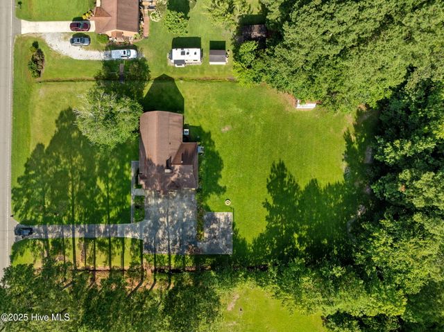 1813 Worthington Road, Greenville, NC 27858