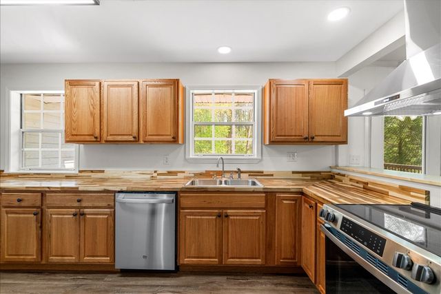 741 SE North Dr, Dalton, GA 30721