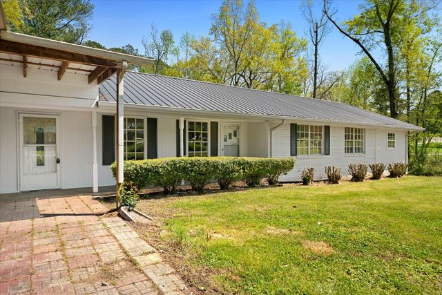 741 SE North Dr, Dalton, GA 30721
