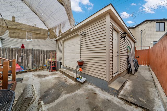 1404 W FULLER Street, Chicago, IL 60608