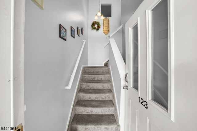 123 Chariot Ct, Piscataway Twp., NJ 08854