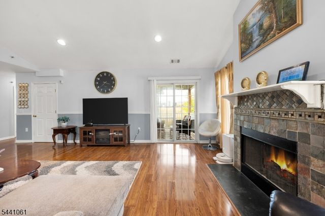 123 Chariot Ct, Piscataway Twp., NJ 08854