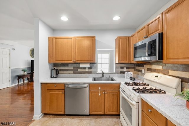 123 Chariot Ct, Piscataway Twp., NJ 08854