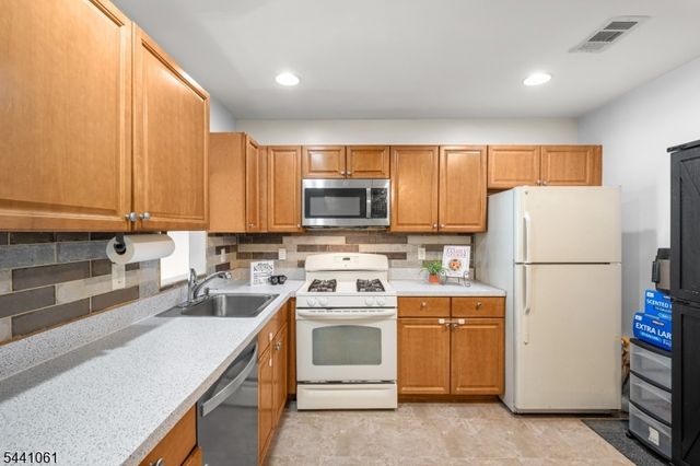 123 Chariot Ct, Piscataway Twp., NJ 08854