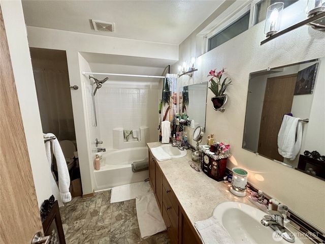 4705 Blueberry Court SE, Lacey, WA 98503