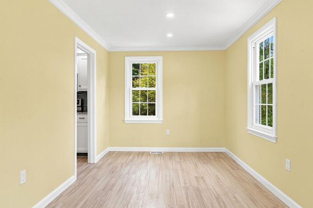 36 Hampton Drive, Nashua, NH 03063