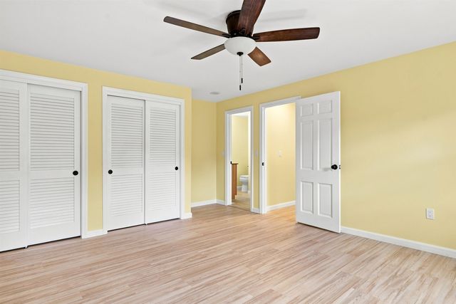 36 Hampton Drive, Nashua, NH 03063