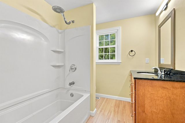 36 Hampton Drive, Nashua, NH 03063
