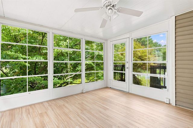 36 Hampton Drive, Nashua, NH 03063