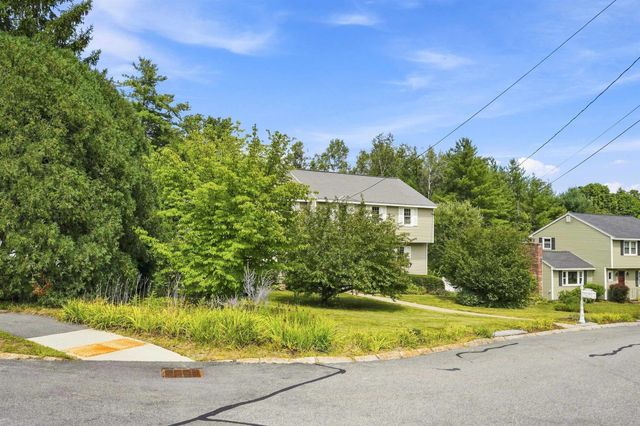 36 Hampton Drive, Nashua, NH 03063