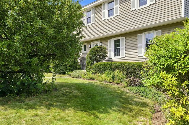 36 Hampton Drive, Nashua, NH 03063