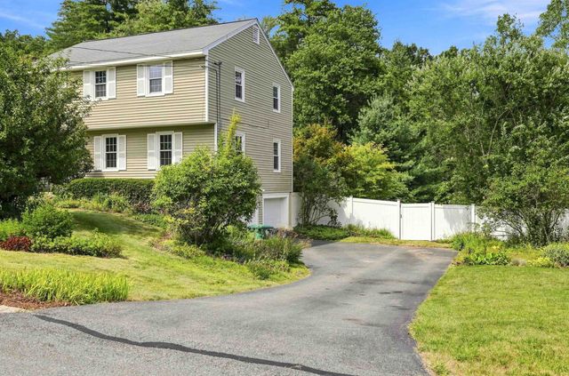 36 Hampton Drive, Nashua, NH 03063