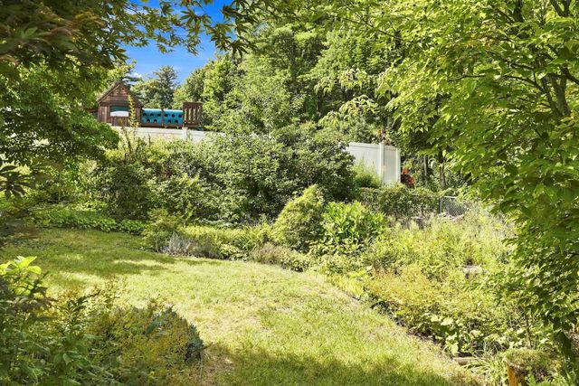 36 Hampton Drive, Nashua, NH 03063