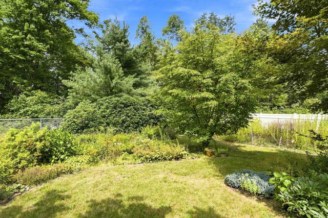 36 Hampton Drive, Nashua, NH 03063