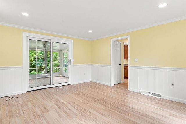 36 Hampton Drive, Nashua, NH 03063