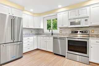36 Hampton Drive, Nashua, NH 03063