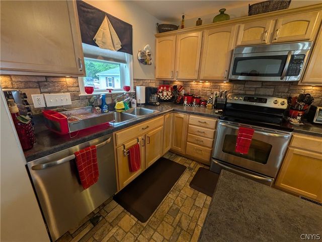7487 W Murray Dr. Drive, Cicero, NY 13039